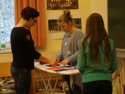 15 Die Muetter helfen